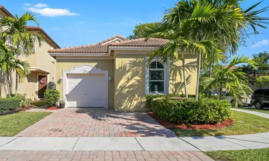 3983 NE 12th Dr Homestead, FL 33033