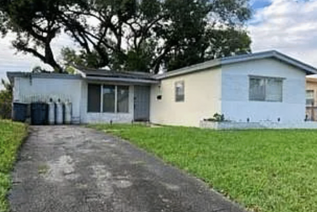 6331 Harding St, Hollywood, FL 33024