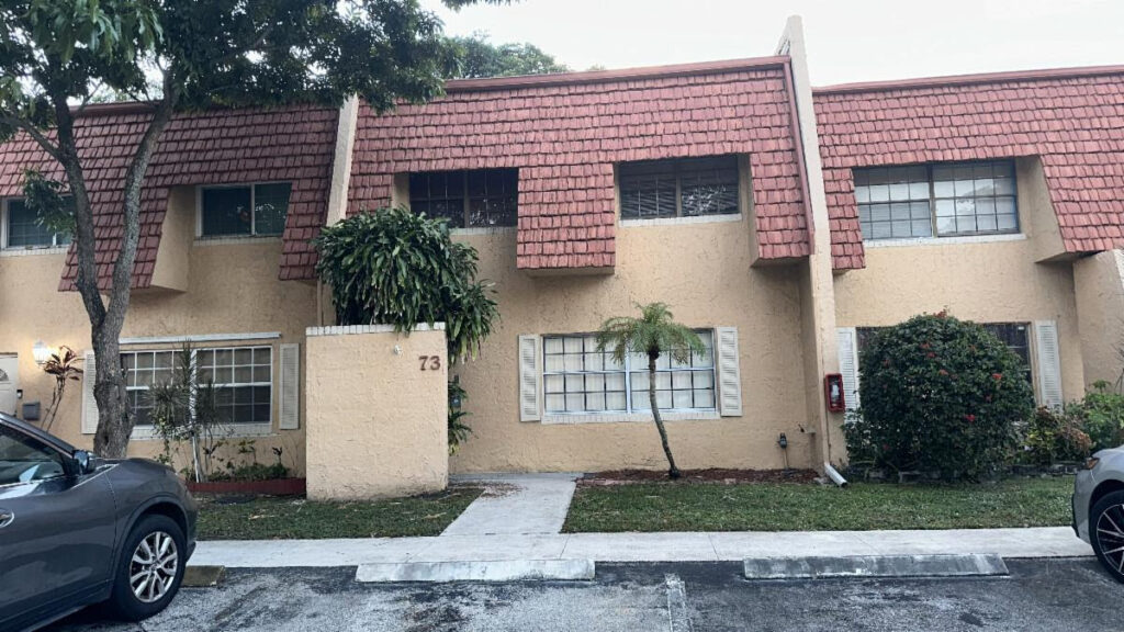 73 Ann Lee Ln, Tamarac, Fl 33319