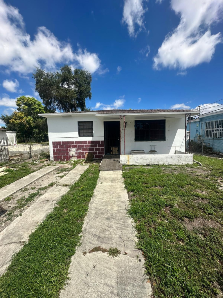 2961 Nw 59th St, Miami, Fl 33142