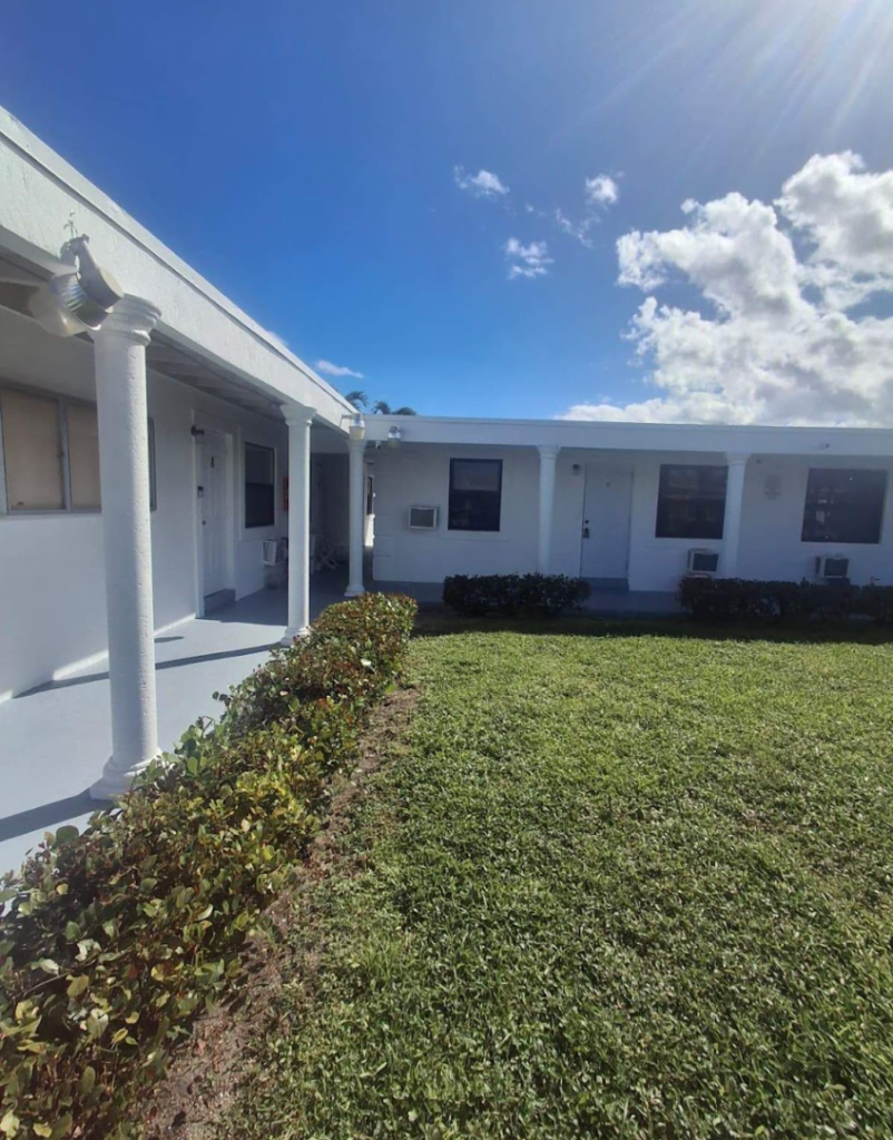 320 Ne 13th Ave, Boynton Beach, Fl 33435