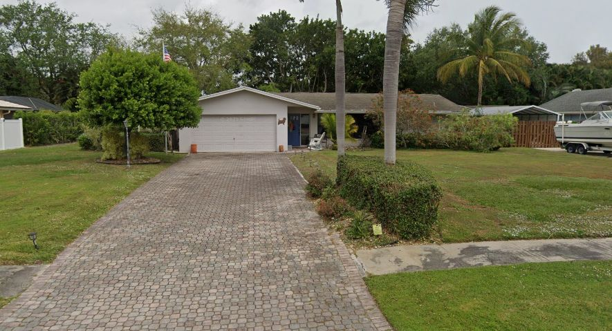 7715 Saint Andrews Rd, Lake Worth, FL 33467