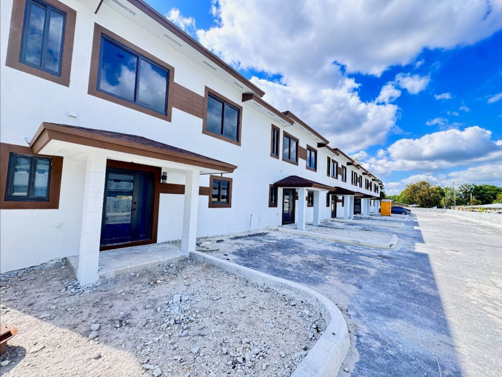 4717 SW 32nd Ave, Dania Beach, FL 33312