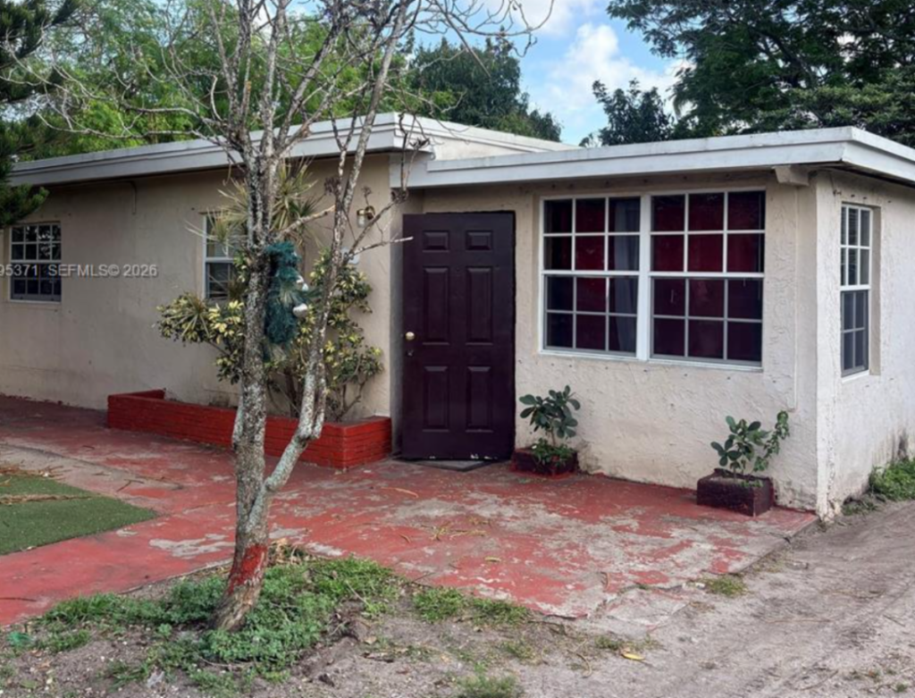 6308 Washington St, Hollywood, FL 33023