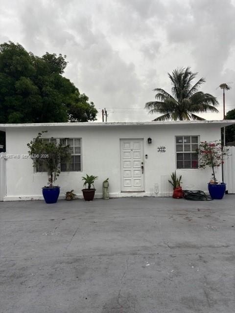 832 E 20th St, Hialeah, FL 33013