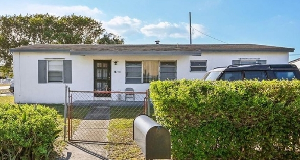 15900 Nw 27 Ct Miami Gardens, Fl