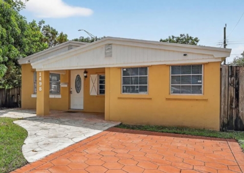 1498 Ne 180th St North Miami Beach, Fl 33162