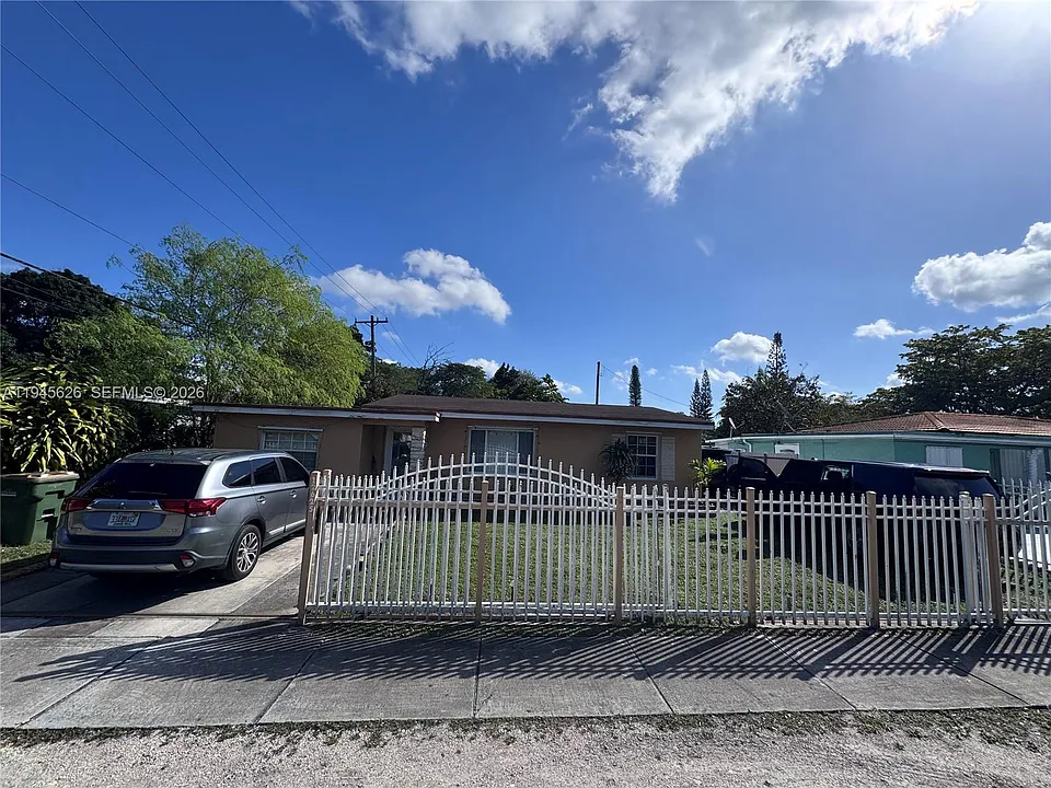 12625 Nw 1st Ct, North Miami, Fl 33168