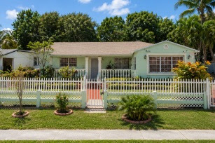 1376 Nw 45th St, Miami, Fl 33142