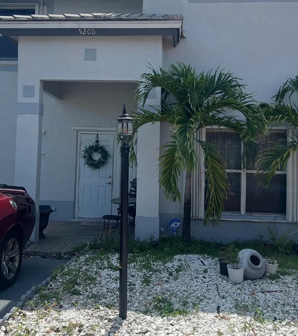 5200 NW 187th Ln, Miami Gardens, FL 33055